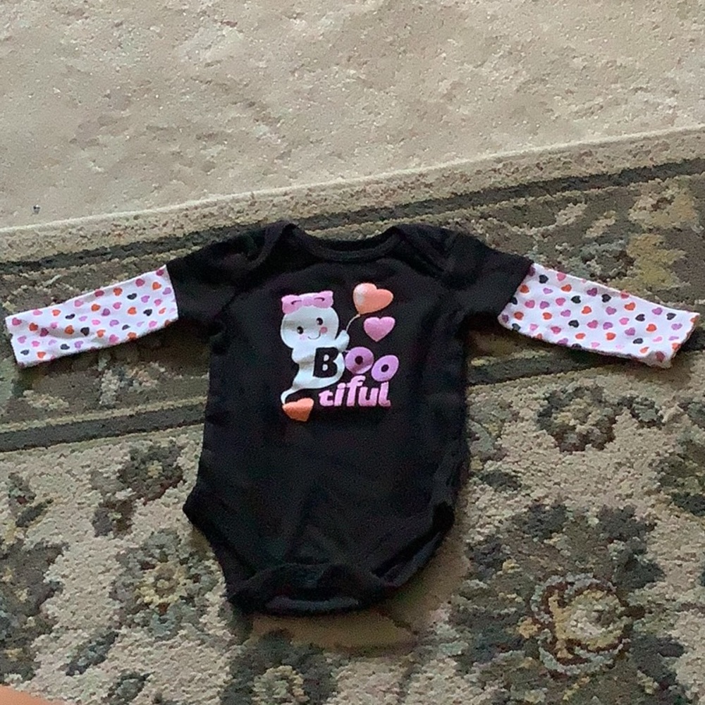 Costume Halloween onesie 3 to 6 months ghost on the front pink polkadott…